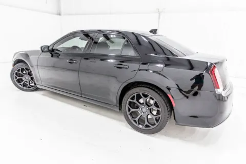 More photos of 2020 Chrysler 300 Touring at Sign It Drive It, TX