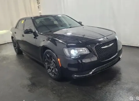 More photos of 2020 Chrysler 300 Touring at Sign It Drive It, TX