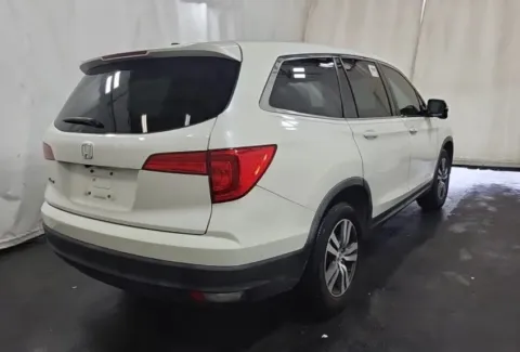 More photos of 2017 Honda Pilot EX-L at Sign It Drive It, TX