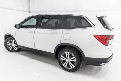 More photos of 2017 Honda Pilot EX-L at Sign It Drive It, TX