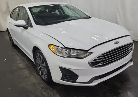 More photos of 2020 Ford Fusion SE at Sign It Drive It, TX