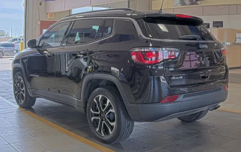 More photos of 2022 Jeep Compass Limited at Sign It Drive It, TX