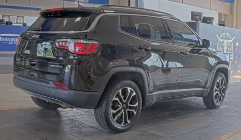 More photos of 2022 Jeep Compass Limited at Sign It Drive It, TX