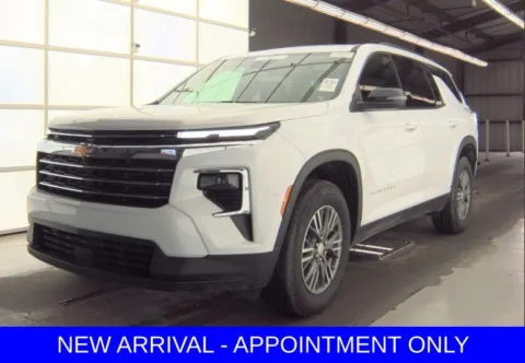 White 2025 Chevrolet Traverse LT for sale in Denton, TX