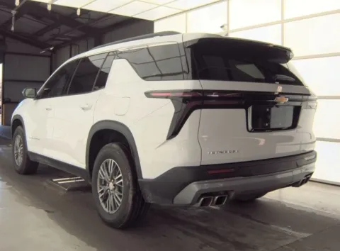 More photos of 2025 Chevrolet Traverse LT at Sign It Drive It, TX