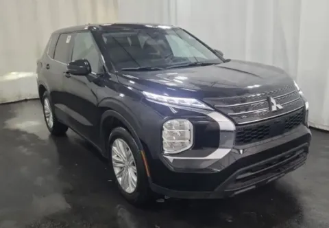 More photos of 2024 Mitsubishi Outlander ES at Sign It Drive It, TX