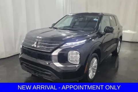 Black 2024 Mitsubishi Outlander ES for sale in Denton, TX