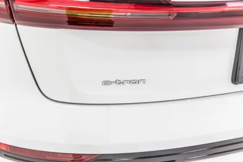 More photos of 2021 Audi e-tron Premium at Sign It Drive It, TX