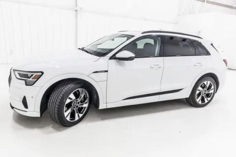 More photos of 2021 Audi e-tron Premium at Sign It Drive It, TX