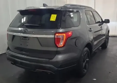 More photos of 2018 Ford Explorer XLT at Sign It Drive It, TX