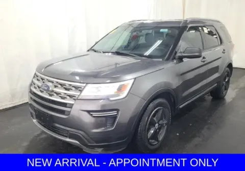 Gray 2018 Ford Explorer XLT for sale in Denton, TX
