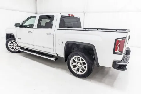More photos of 2018 GMC Sierra 1500 SLT at Sign It Drive It, TX