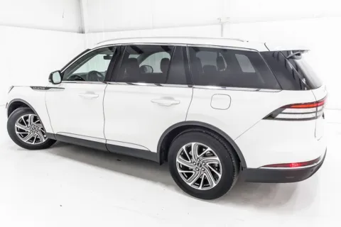 More photos of 2021 Lincoln Aviator Standard at Sign It Drive It, TX