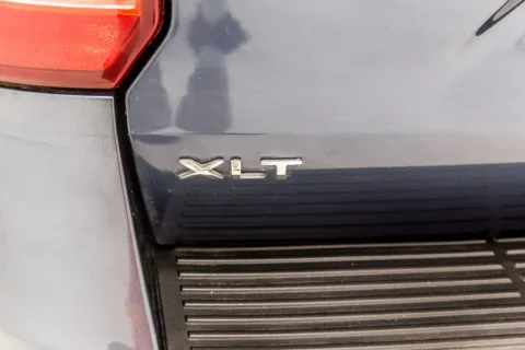 More photos of 2020 Ford Expedition XLT at Sign It Drive It, TX