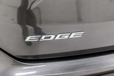 More photos of 2020 Ford Edge SE at Sign It Drive It, TX