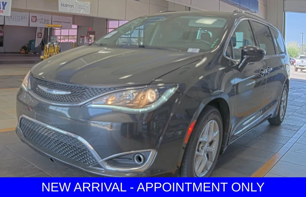 Black 2019 Chrysler Pacifica Touring L Plus for sale in Denton, TX