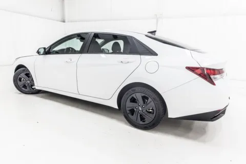 More photos of 2021 Hyundai Elantra SEL at Sign It Drive It, TX