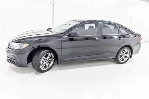 Another view of 2024 Volkswagen Jetta 1.5T SE for sale in Denton, TX at Sign It Drive It