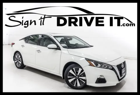 White 2021 Nissan Altima 2.5 SV for sale in Denton, TX