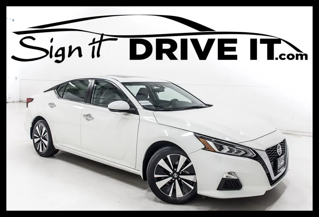 White 2021 Nissan Altima 2.5 SV for sale in Denton, TX