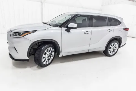 Another view of 2020 Toyota Highlander Limited for sale in Denton, TX at Sign It Drive It