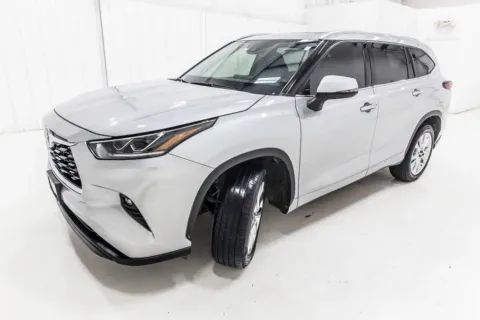 Photos of 2020 Toyota Highlander Limited for sale in Denton, TX at Sign It Drive It