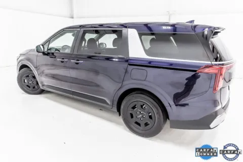 More photos of 2025 Kia Carnival LXS at Sign It Drive It, TX