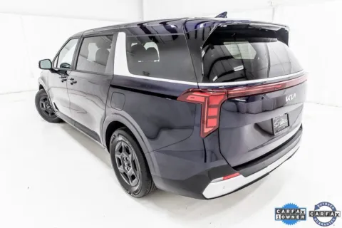 More photos of 2025 Kia Carnival LXS at Sign It Drive It, TX