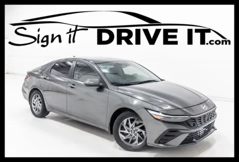 Gray 2024 Hyundai Elantra SEL for sale in Denton, TX