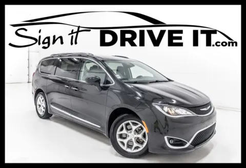 Black 2019 Chrysler Pacifica Touring L Plus for sale in Denton, TX