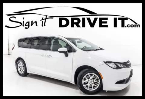 White 2022 Chrysler Voyager LX for sale in Denton, TX