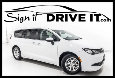 White 2022 Chrysler Voyager LX for sale in Denton, TX