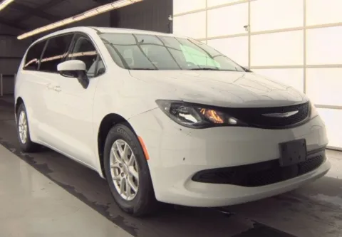 More photos of 2022 Chrysler Voyager LX at Sign It Drive It, TX