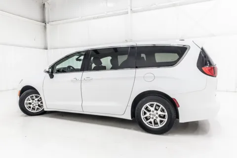 More photos of 2022 Chrysler Voyager LX at Sign It Drive It, TX