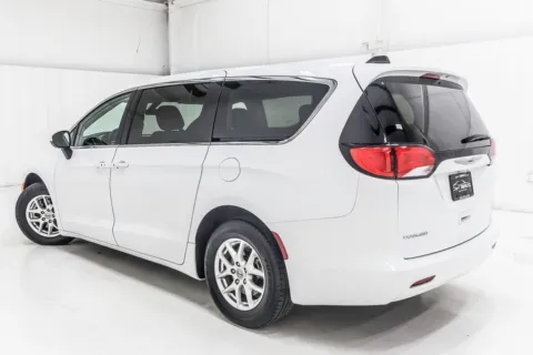 More photos of 2022 Chrysler Voyager LX at Sign It Drive It, TX