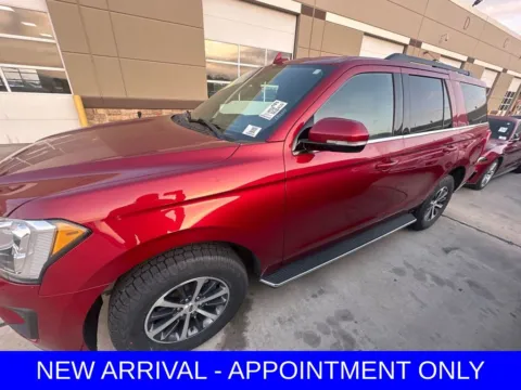 Red 2018 Ford Expedition XLT for sale in Denton, TX