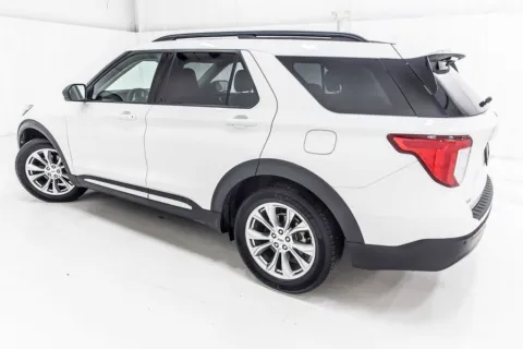 More photos of 2021 Ford Explorer XLT at Sign It Drive It, TX