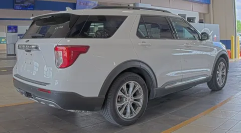 More photos of 2021 Ford Explorer XLT at Sign It Drive It, TX