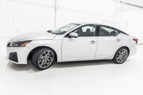 Another view of 2023 Nissan Altima 2.5 SL for sale in Denton, TX at Sign It Drive It