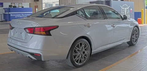More photos of 2023 Nissan Altima 2.5 SL at Sign It Drive It, TX