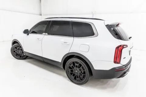 More photos of 2022 Kia Telluride SX at Sign It Drive It, TX