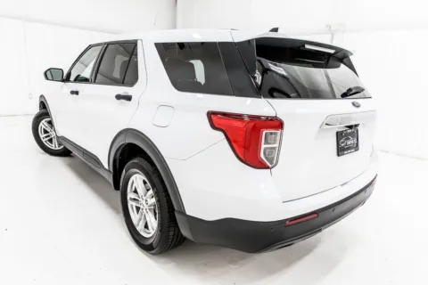 More photos of 2023 Ford Explorer at Sign It Drive It, TX