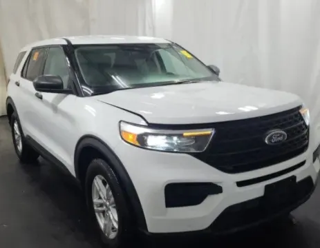 More photos of 2023 Ford Explorer at Sign It Drive It, TX