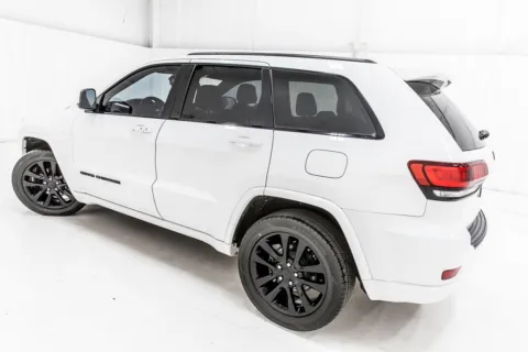 More photos of 2020 Jeep Grand Cherokee Altitude at Sign It Drive It, TX