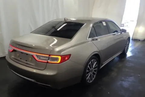 More photos of 2018 Lincoln Continental Select at Sign It Drive It, TX