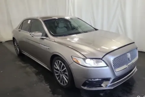 More photos of 2018 Lincoln Continental Select at Sign It Drive It, TX