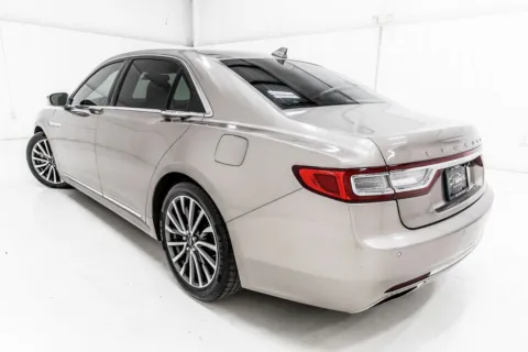 More photos of 2018 Lincoln Continental Select at Sign It Drive It, TX