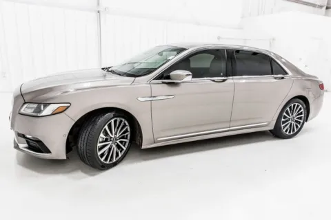 More photos of 2018 Lincoln Continental Select at Sign It Drive It, TX