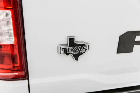 More photos of 2021 Ford F-150 XLT at Sign It Drive It, TX