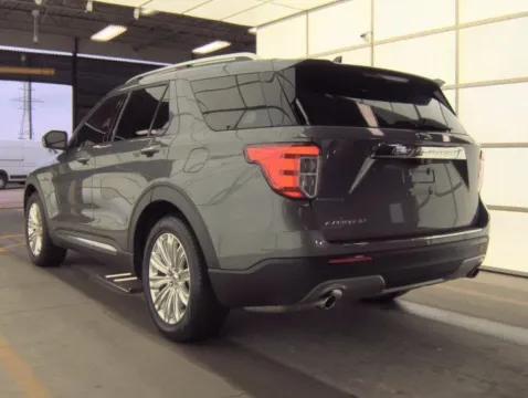 More photos of 2023 Ford Explorer Limited at Sign It Drive It, TX